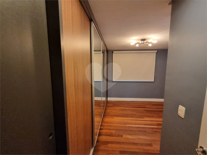 Foto REO1114762
