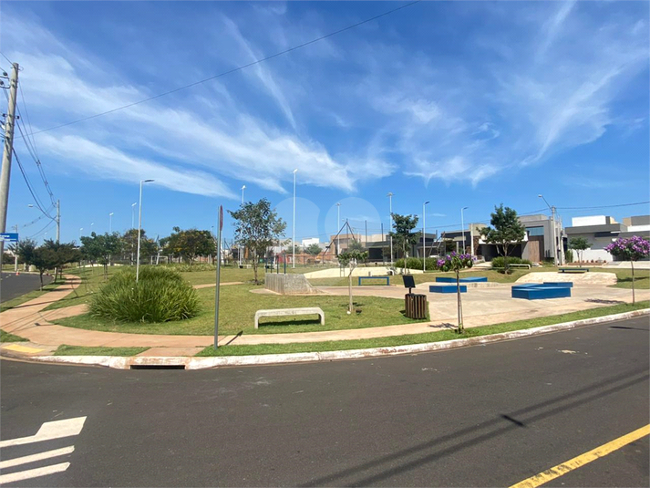 Foto REO1114876