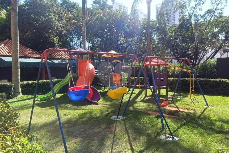 Foto REO1114885