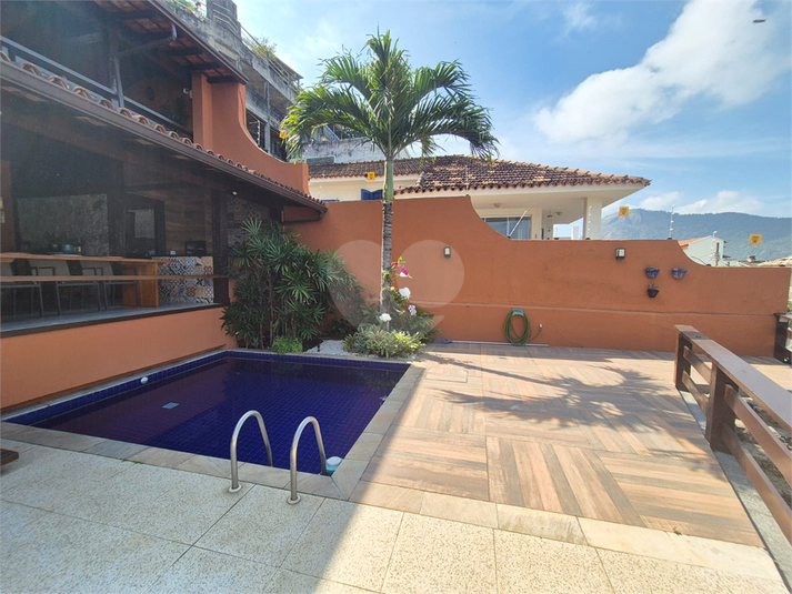Foto REO1114888
