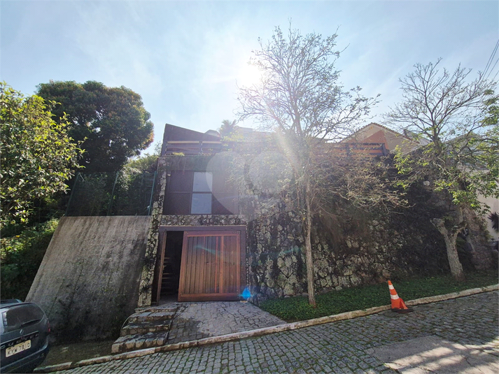 Foto REO1114888