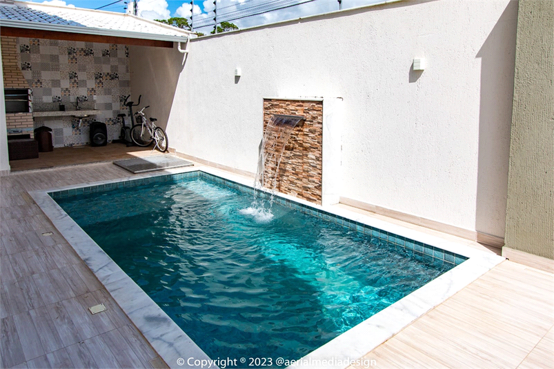 Foto REO1114931