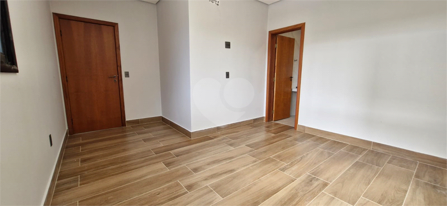 Foto REO1114941