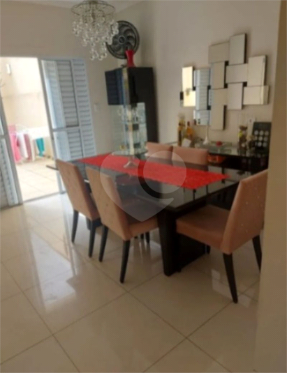 Foto REO1114958