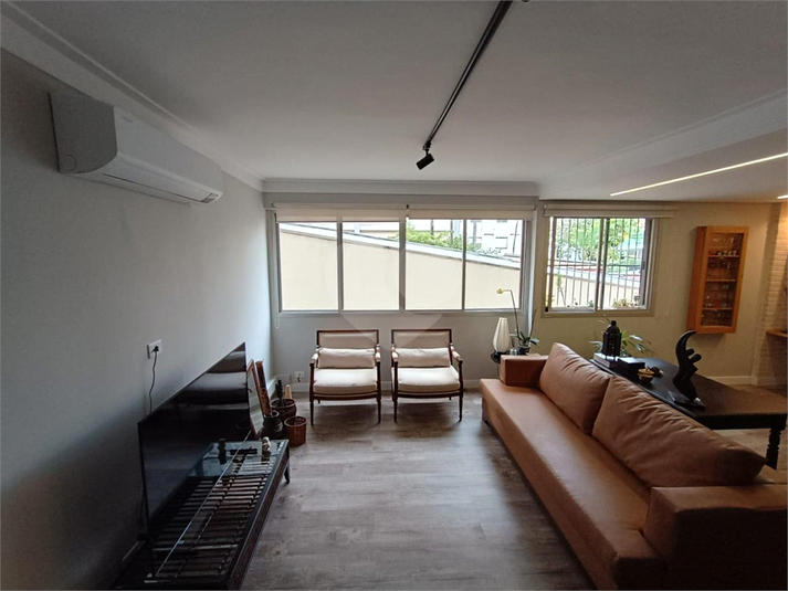 Foto REO1114979