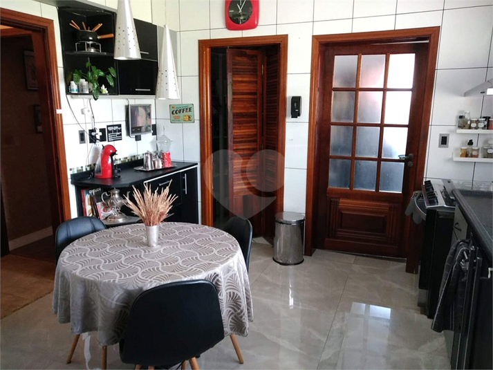 Foto REO1114991