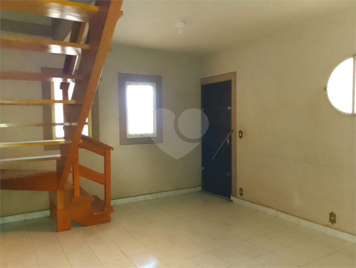 Foto REO1115037