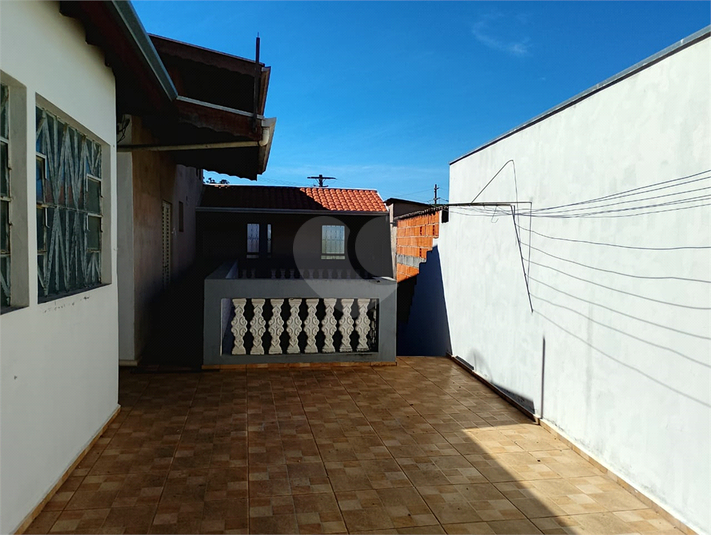 Foto REO1115037