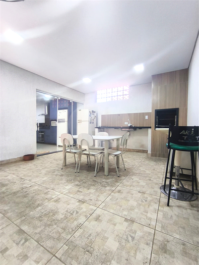 Foto REO1115053