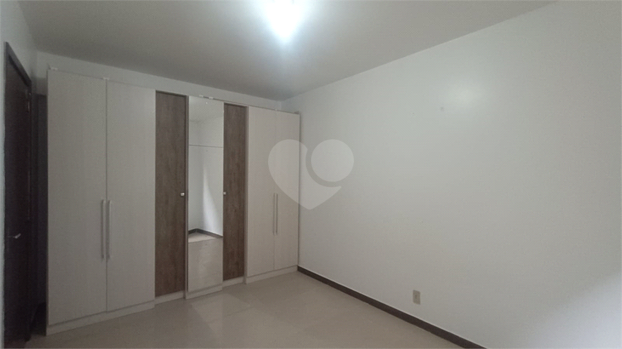Foto REO1115059