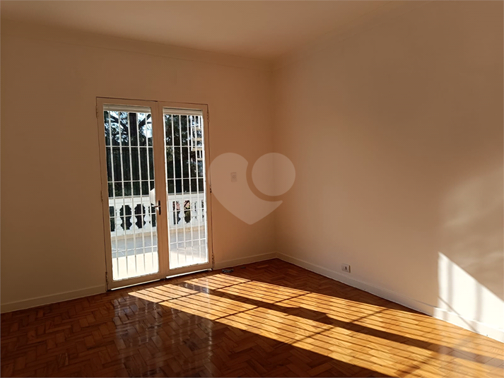 Foto REO1115081