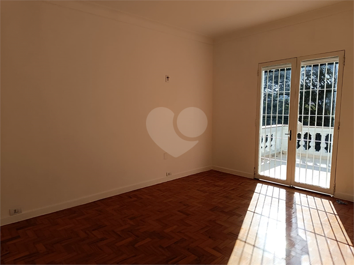 Foto REO1115081