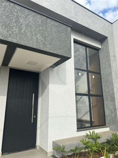 Foto REO1115089