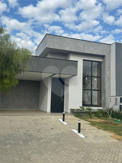 Foto REO1115089