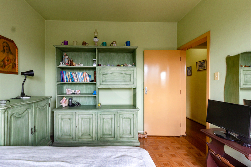 Foto REO1115115