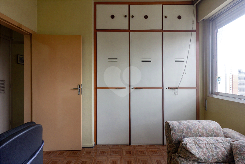 Foto REO1115115