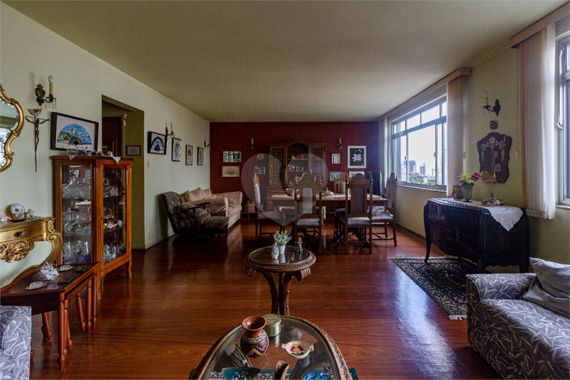 Foto REO1115115