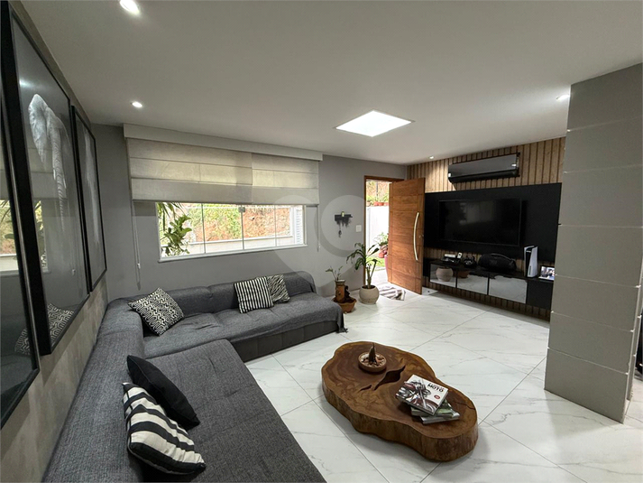 Foto REO1115175
