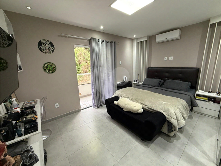 Foto REO1115175