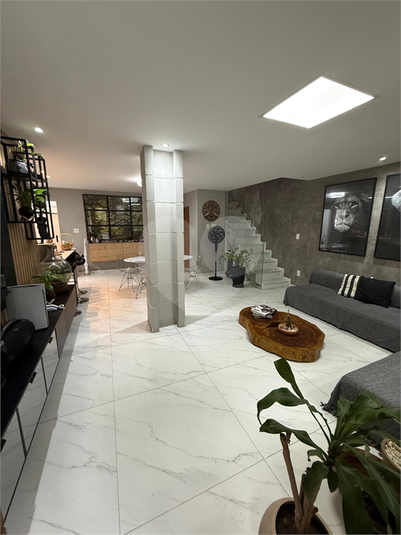 Foto REO1115175