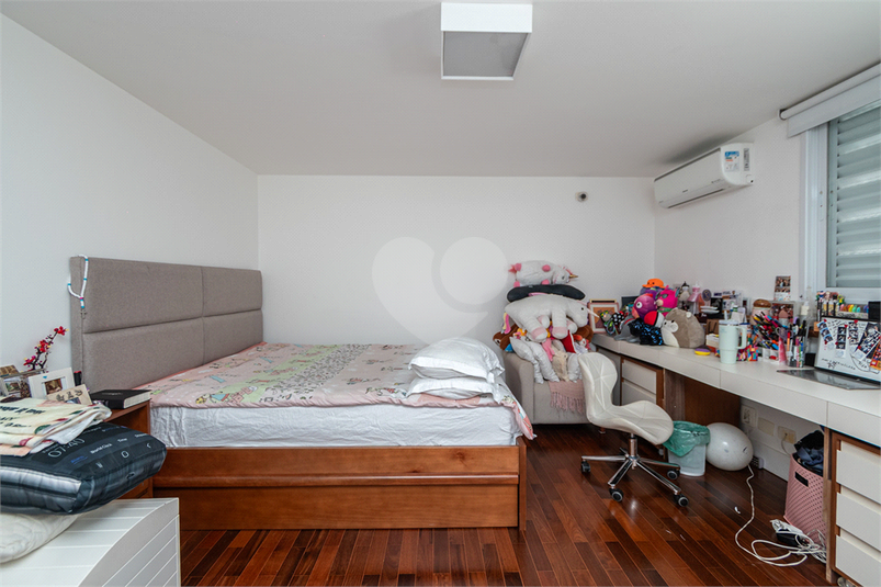 Foto REO1115233