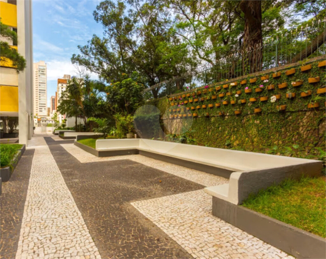 Foto REO1115255