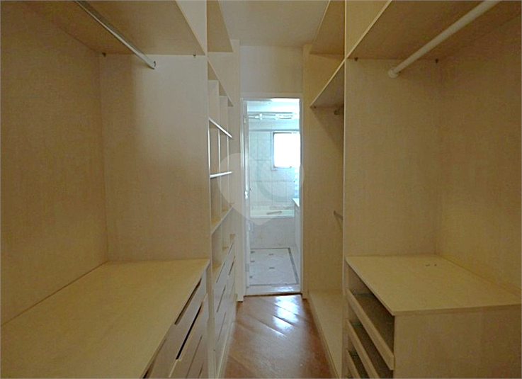 Foto REO1115259