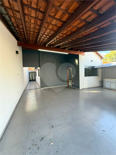 Foto REO1115345