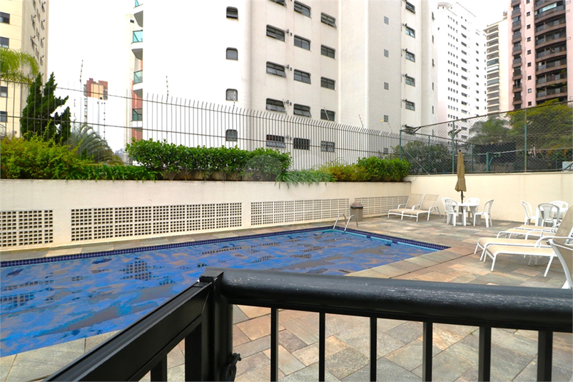 Foto REO1115357