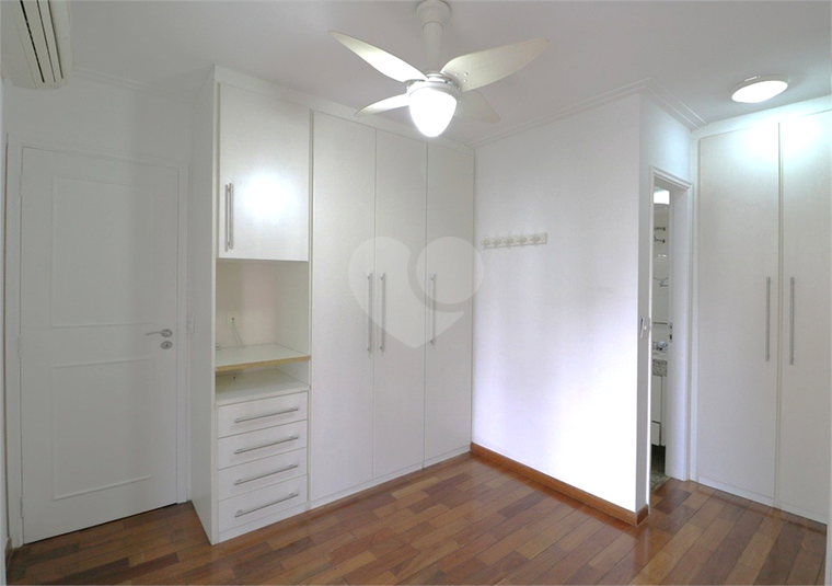 Foto REO1115357