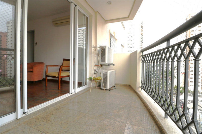 Foto REO1115357