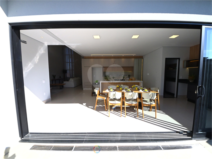 Foto REO1115367