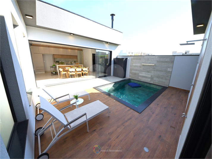 Foto REO1115367