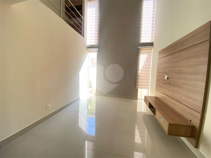 Foto REO1115369