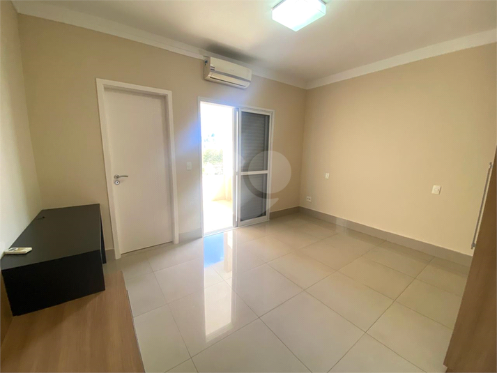 Foto REO1115369