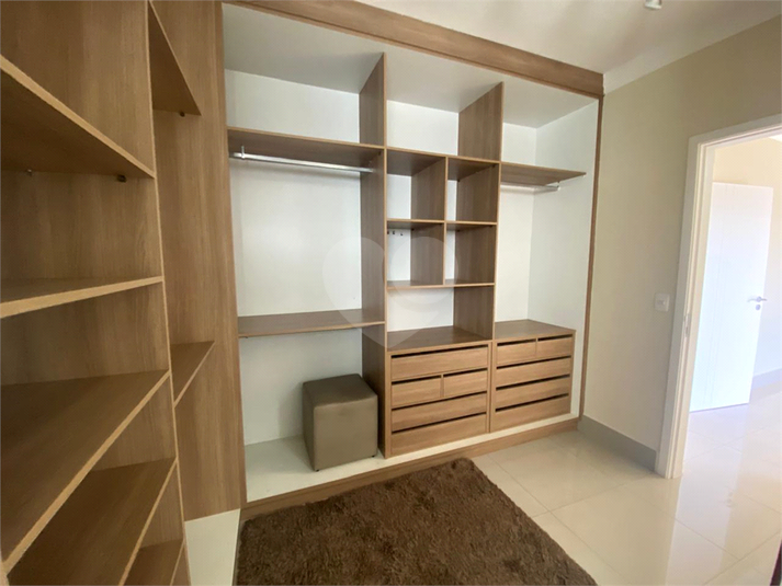 Foto REO1115369