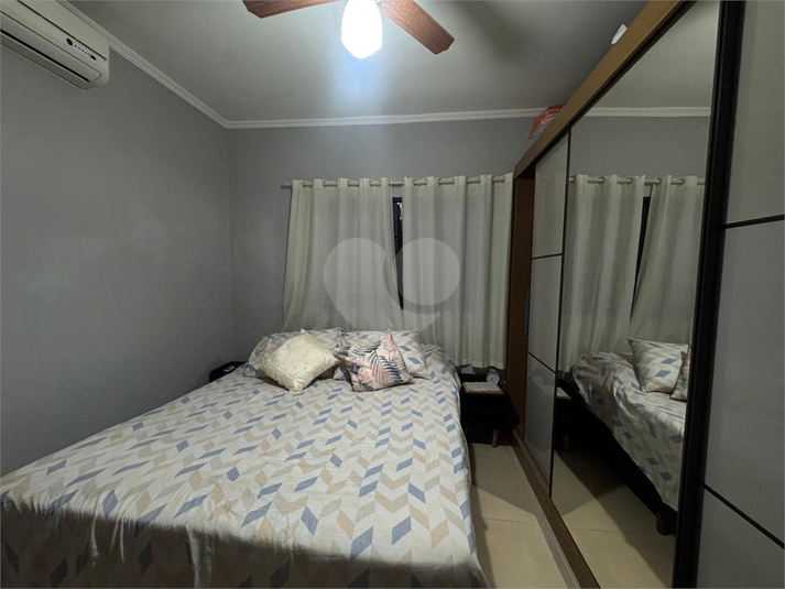 Foto REO1115397