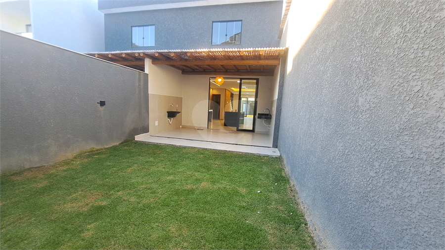 Foto REO1115400