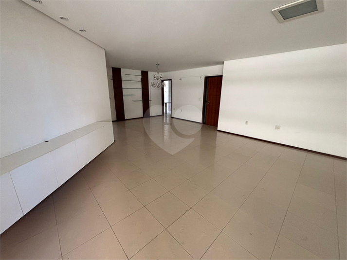 Foto REO1115419