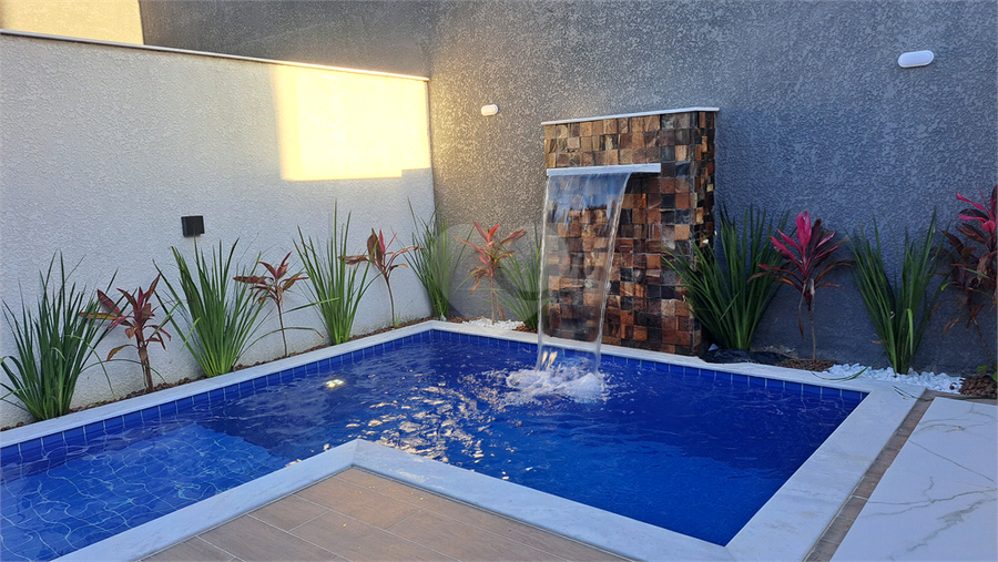 Foto REO1115421