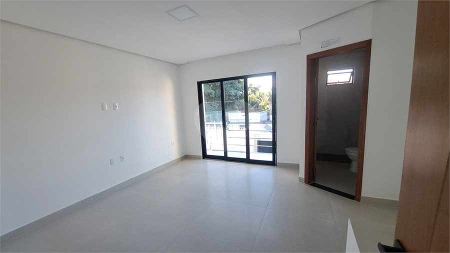 Foto REO1115421