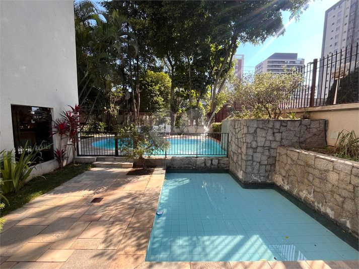 Foto REO1115472