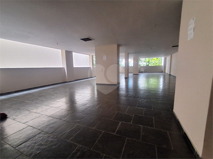 Foto REO1115533