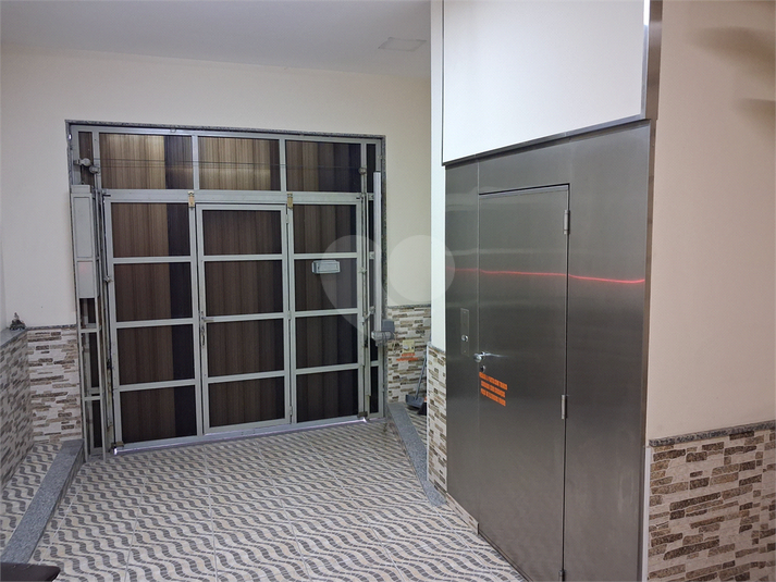 Foto REO1115556