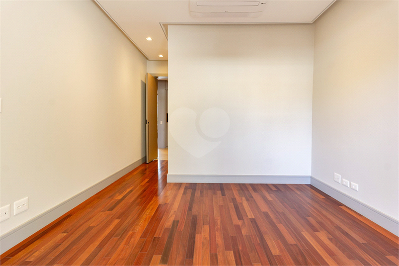 Foto REO1115562