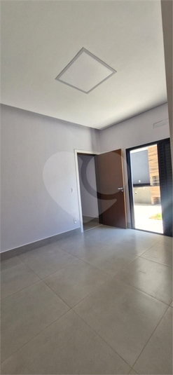 Foto REO1115747