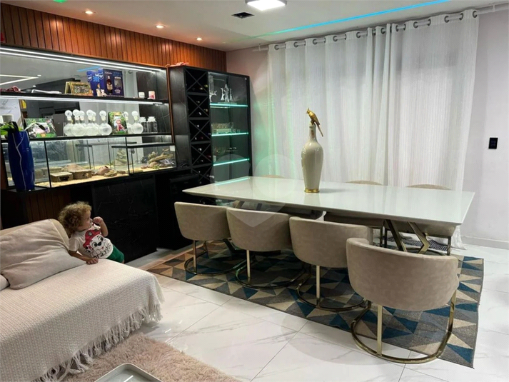 Foto REO1115763