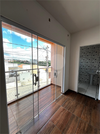 Foto REO1115846