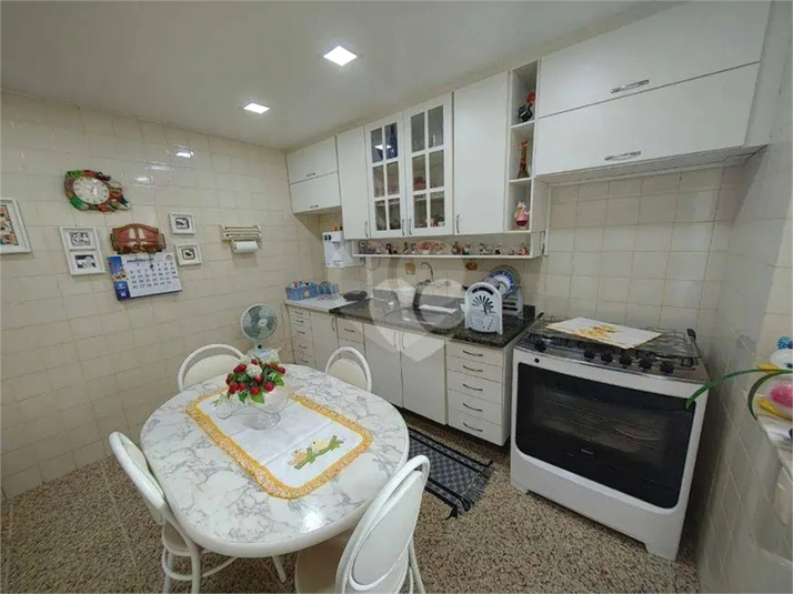 Foto REO1115859