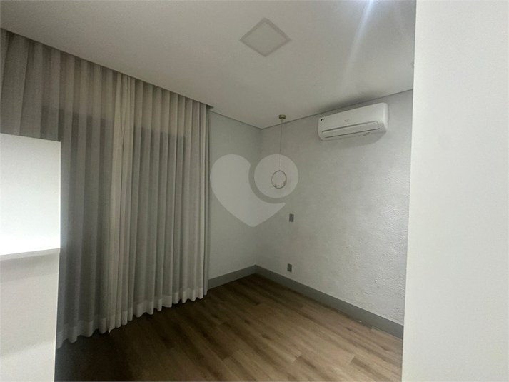 Foto REO1115861
